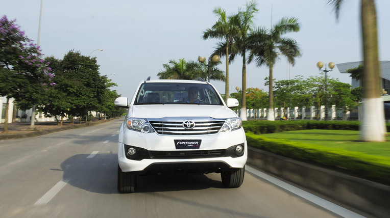 Đánh giá Fortuner TRD Sportivo 2014: khác biệt và hoàn thiện-1