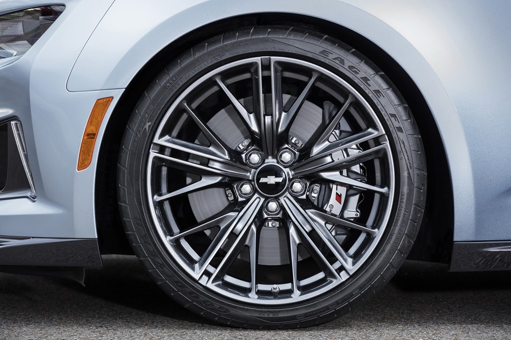 Xe thể thao Chevrolet Camaro ZL1 công suất 640 mã lực 