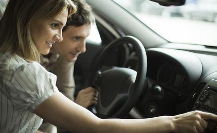 Đừng so sánh giữa chiếc xe ô tô cũ và chiếc xe hơi bạn đang lái thử