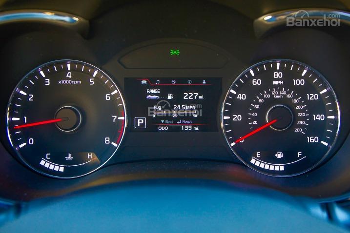 Kia k3 2016.