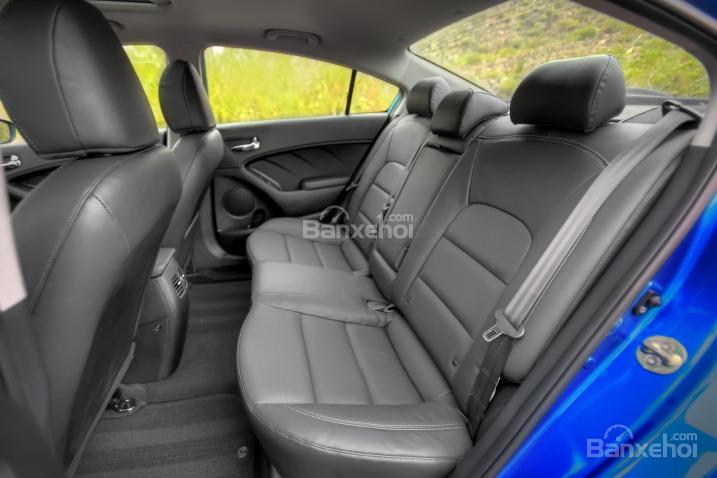Kia k3 2016.
