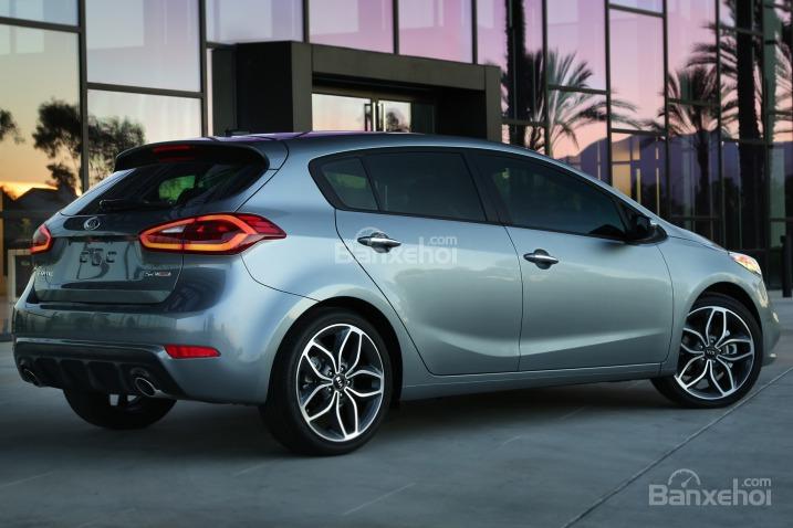 Kia k3 2016.