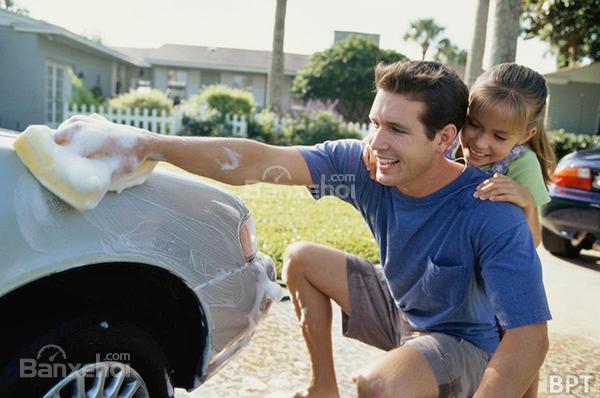 Trước khi đăng tin bán xe cũ, hãy rửa sạch và tân trang lại "xế cưng".