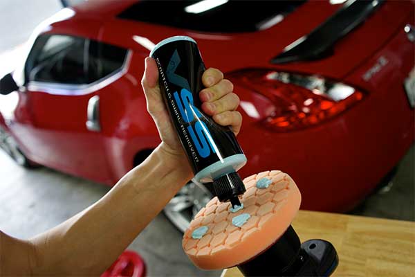 Không nên sử dụng đất sét hay sáp lăn lên bề mặt lớp sơn nhám.
