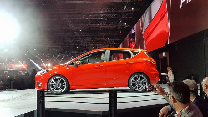 Ford Fiesta 2017 trình làng, thêm phiên bản gầm cao ảnh 8
