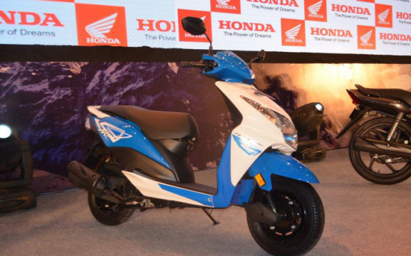 Honda tung xe tay ga 110 phân khối giá siêu rẻ ảnh 2