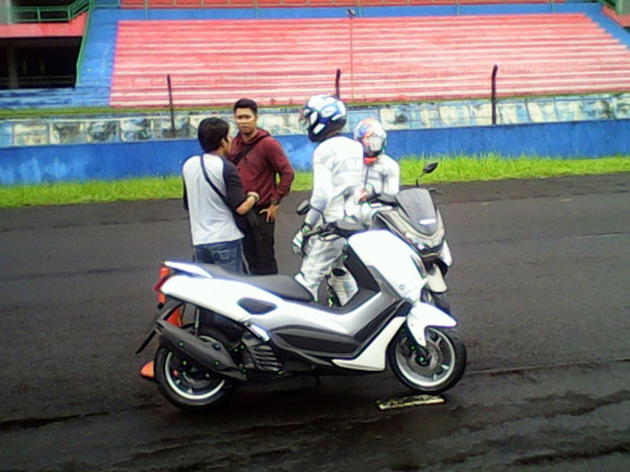Yamaha chính thức chốt giá NMax 150 rẻ hơn Honda PCX ảnh 12