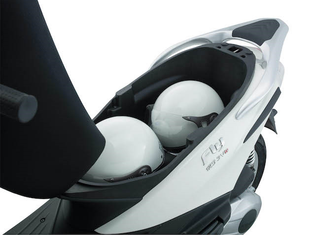 Piaggio Việt Nam ra mắt Fly 3V, giá giảm 2 triệu đồng ảnh 4