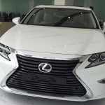 Lexus ES350 mới có giá 2,7 tỷ đồng